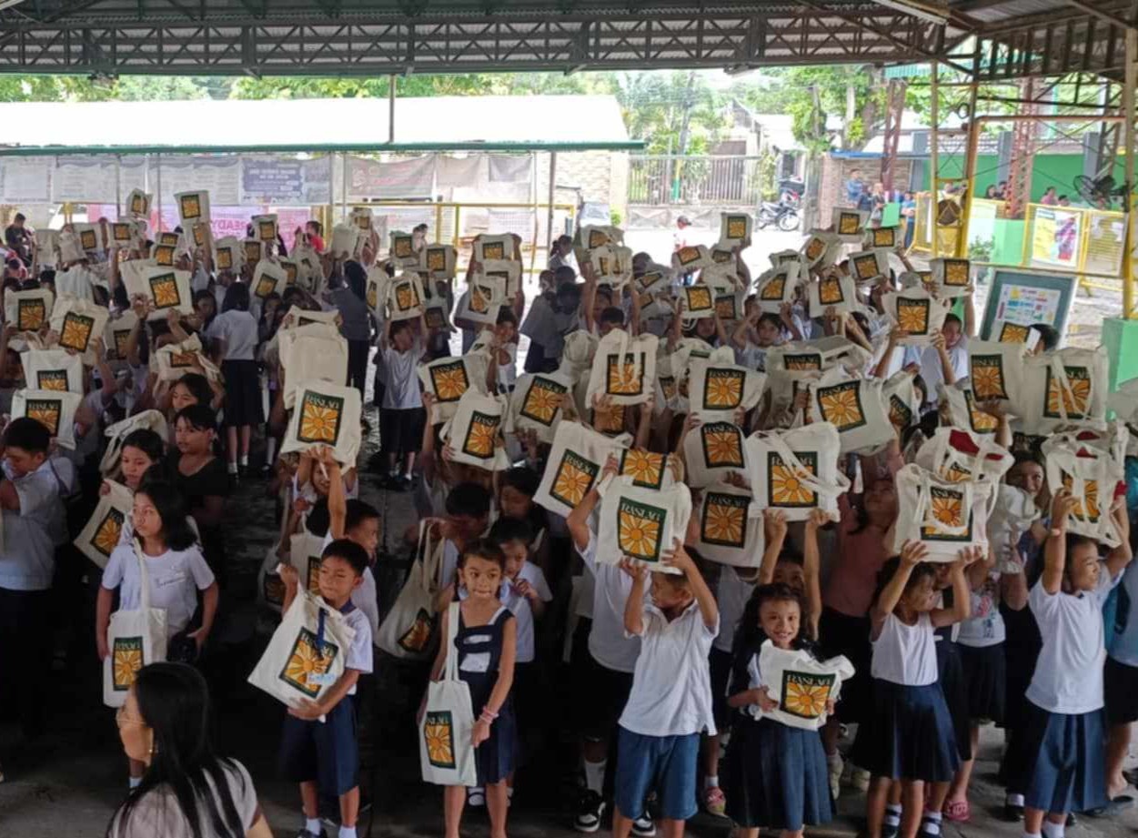 Donation of School Supplies photo 1