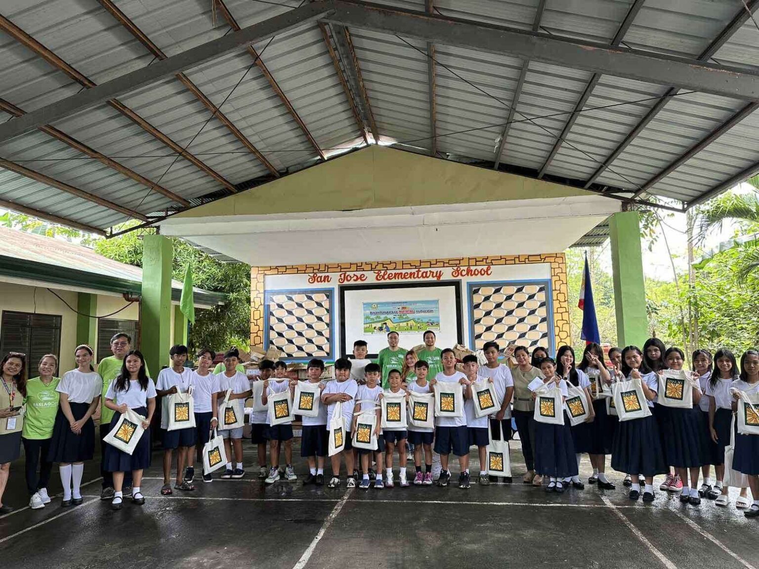 Donation of School Supplies photo 4